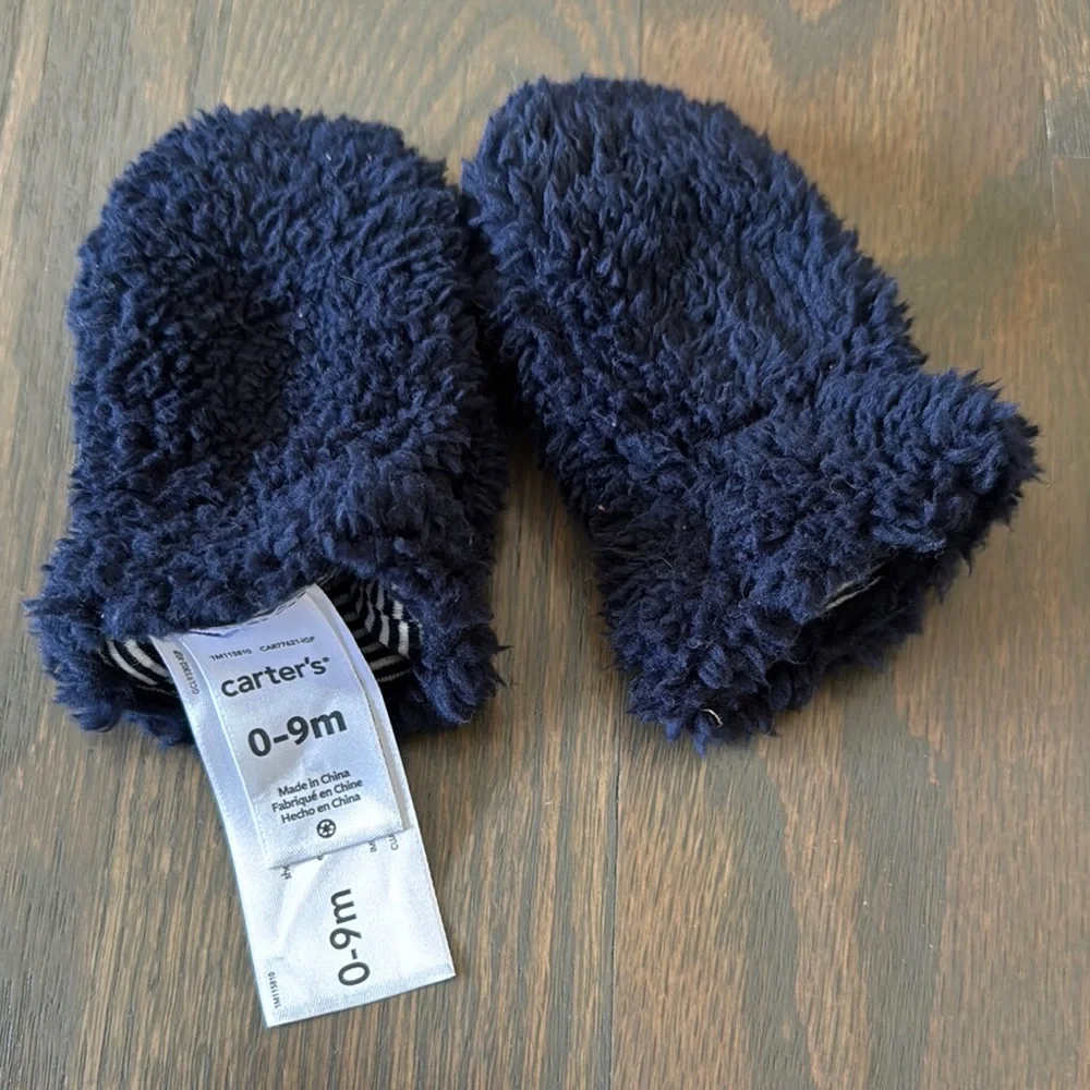 Carter's 2-Piece Sherpa Hat & Mittens Set | 0-9M